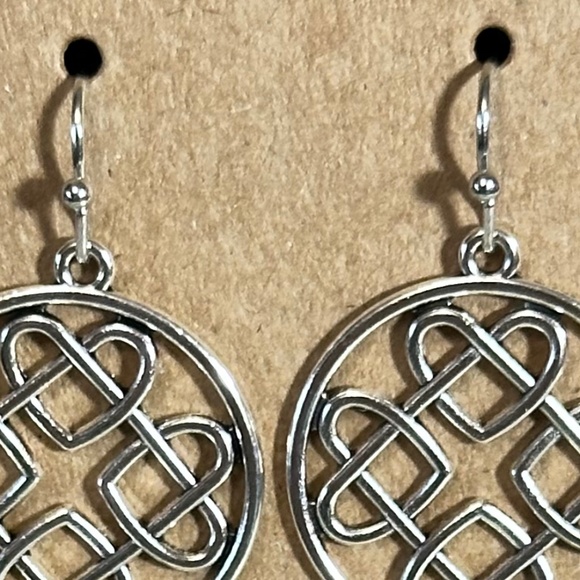 2/$20 Silver tone round Celtic & heart style hook earrings NWOT - Picture 11 of 11